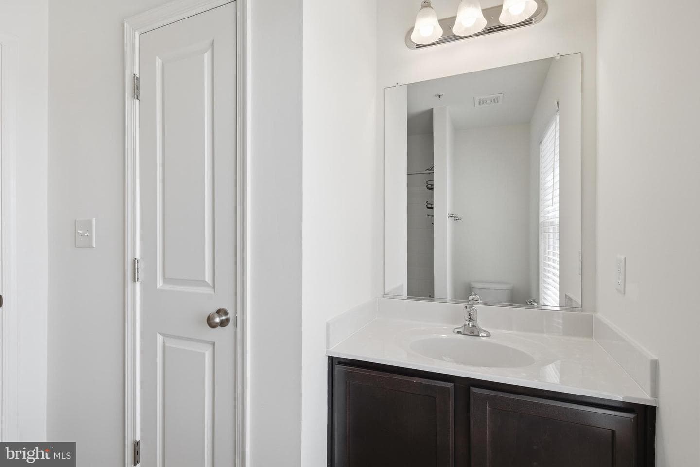 146 Regulator Drive N photo 23