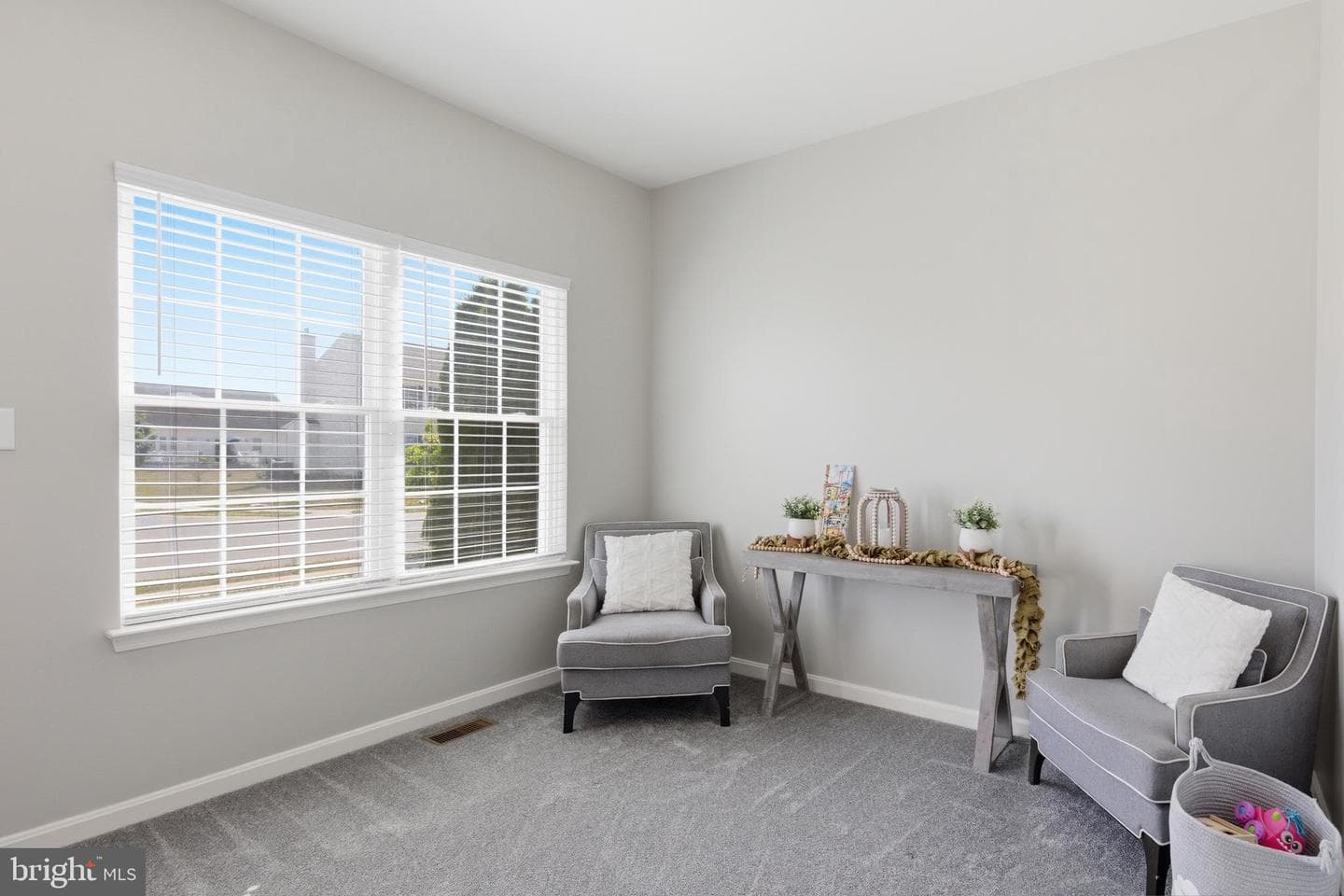 146 Regulator Drive N photo 4