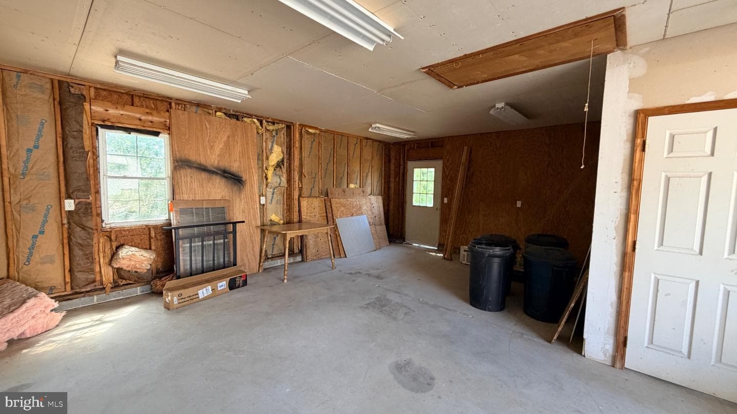 214 E Appleby Avenue photo 27