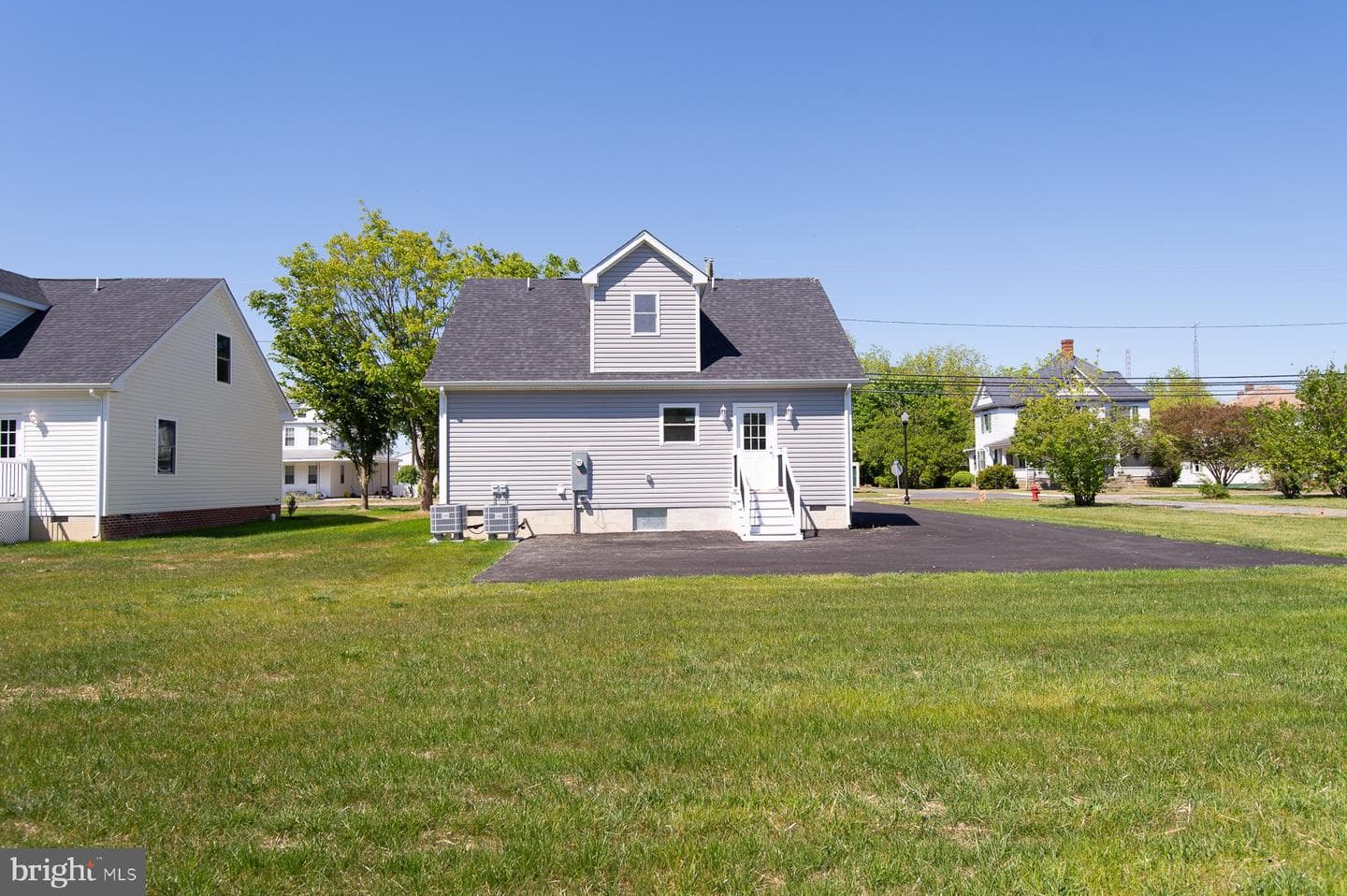 109 Railroad Avenue photo 37