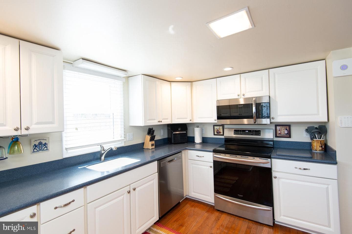 5558 Bowen Road photo 3