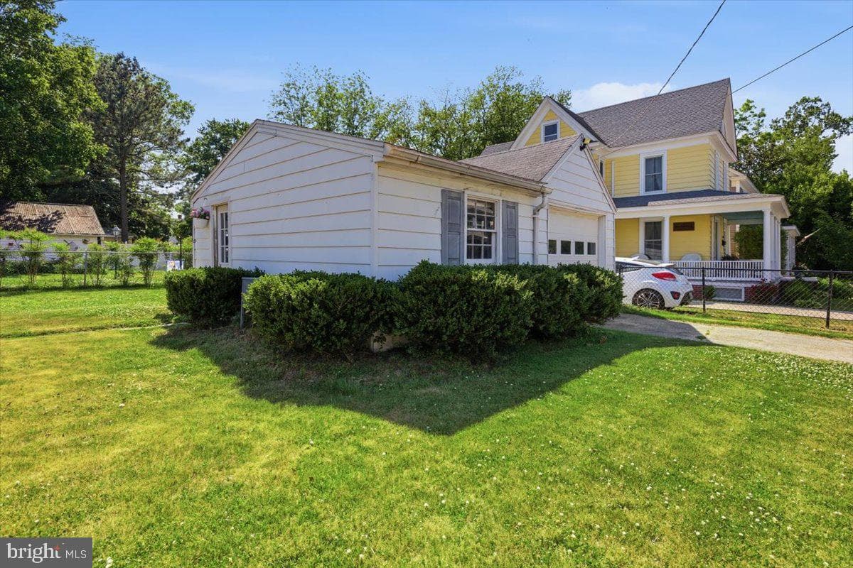 201 Belvedere Ave photo 27