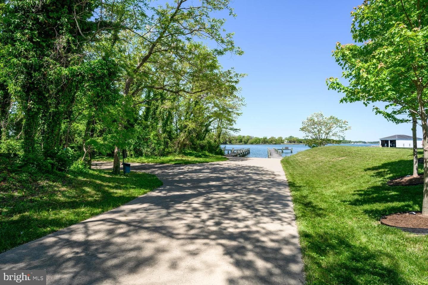 126 Regulator Drive N photo 38