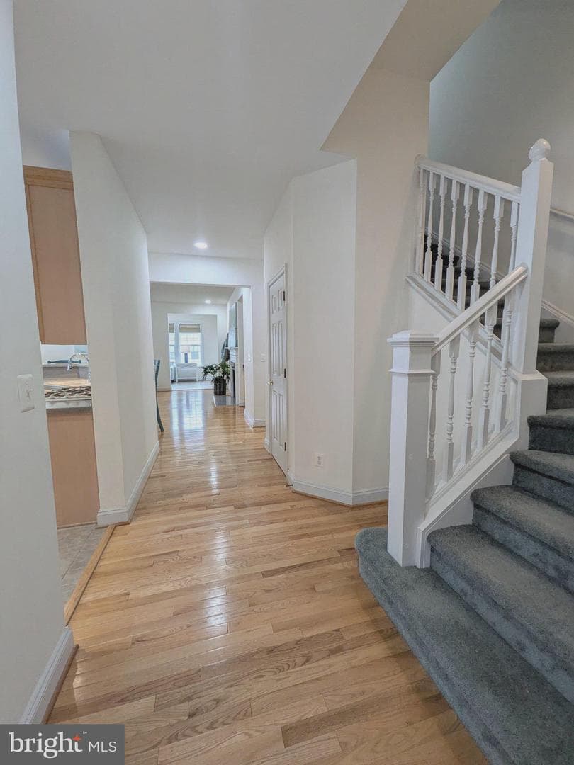 123 Regulator Drive N photo 10