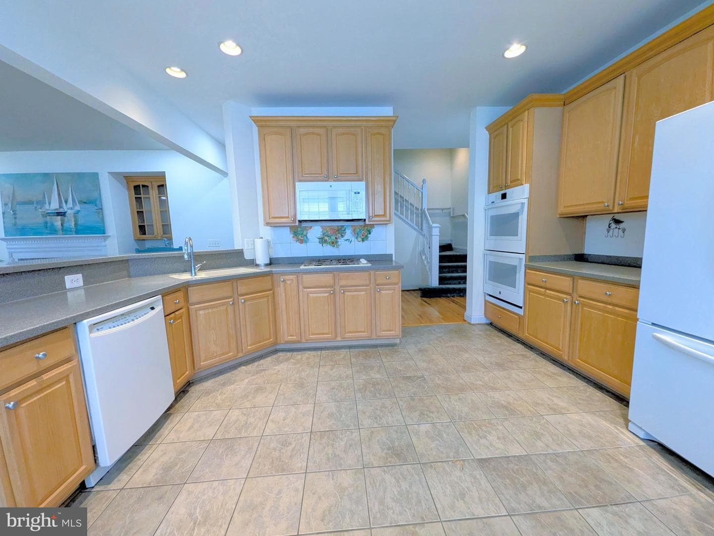 123 Regulator Drive N photo 14