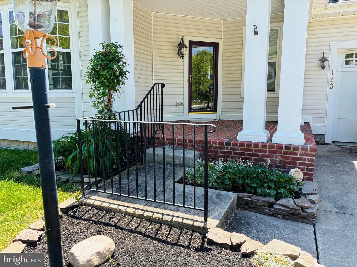 123 Regulator Drive N photo 45