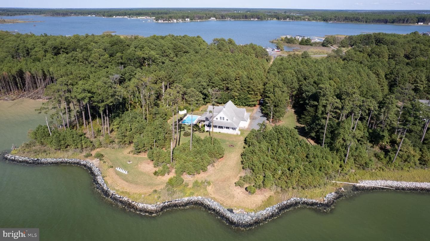 5332 Ragged Point Road, Cambridge