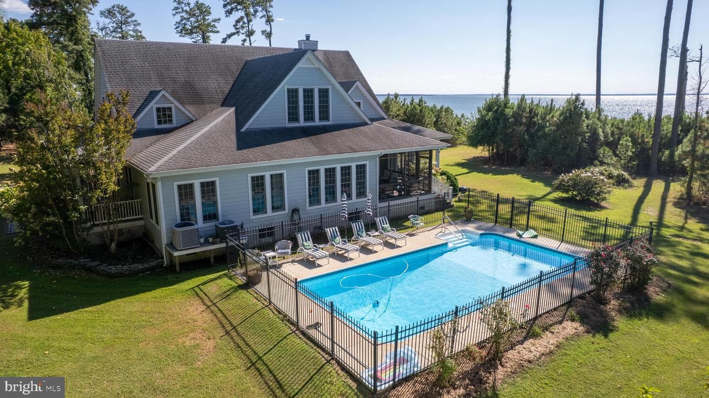 5332 Ragged Point Road, Cambridge
