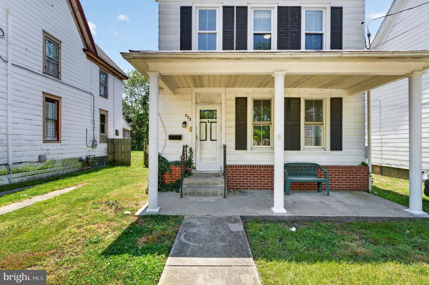 722 Glasgow St photo 3