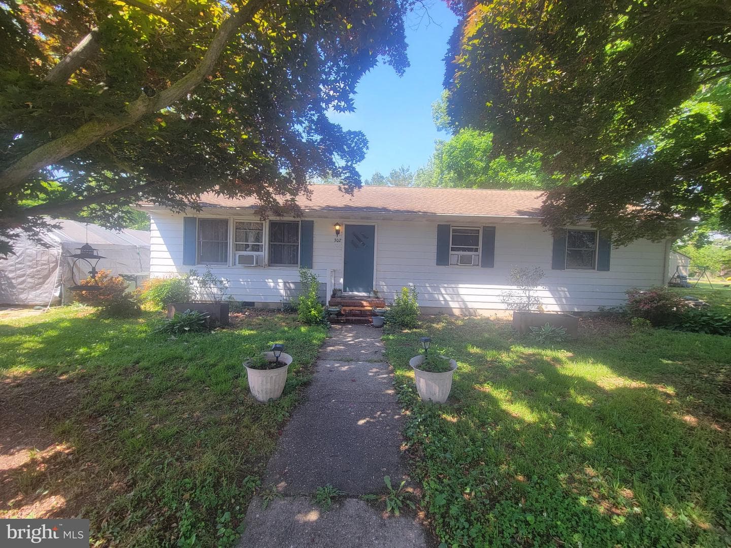 302 Noble St photo 5