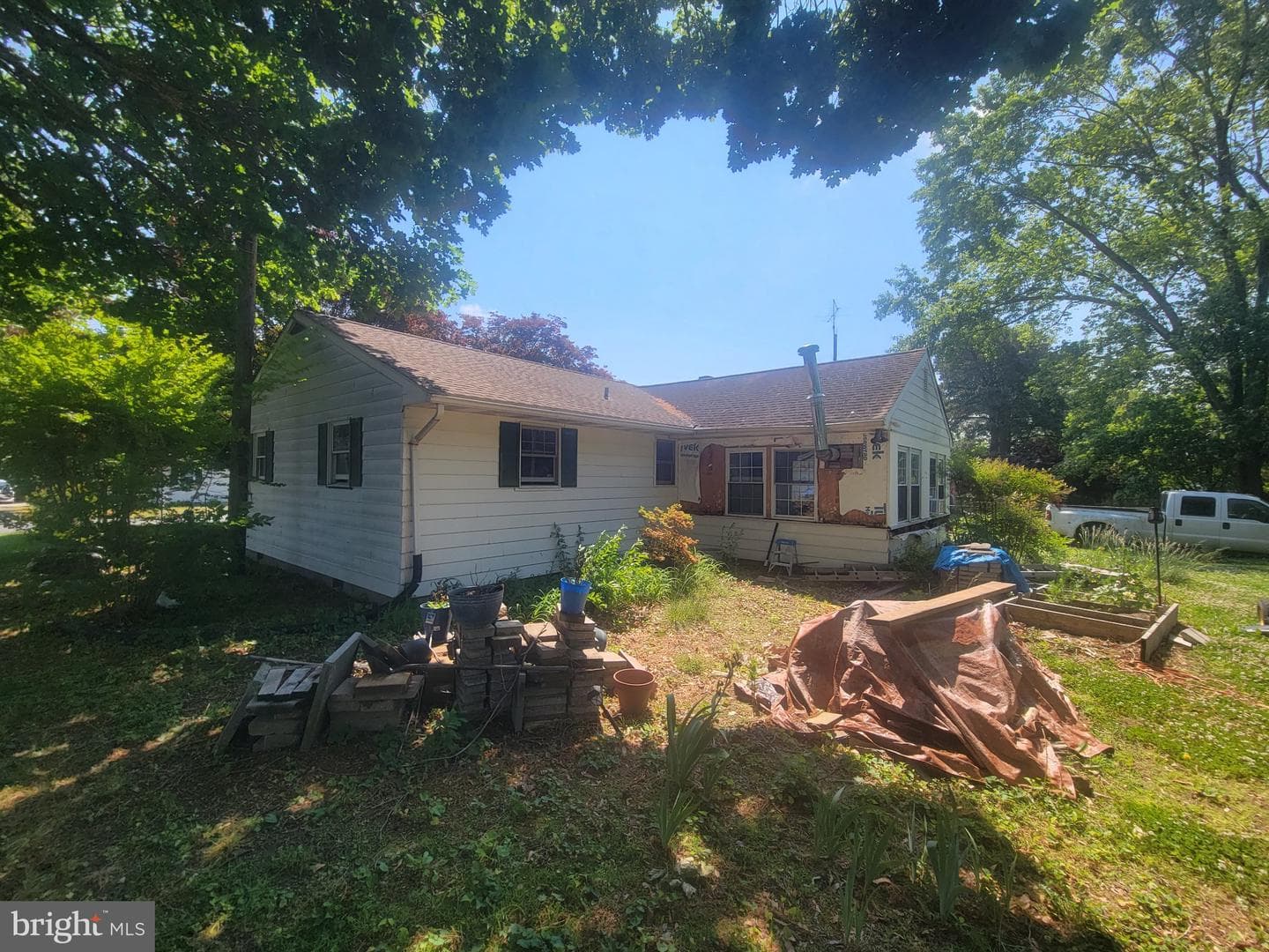 302 Noble St photo 7