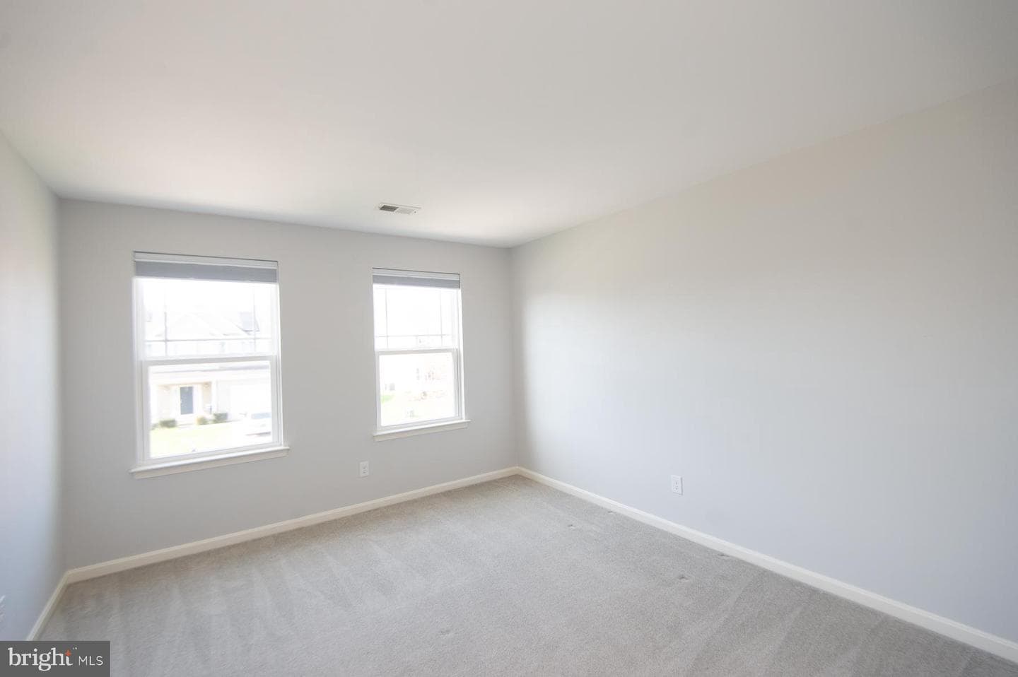 138 Regulator Drive N photo 20