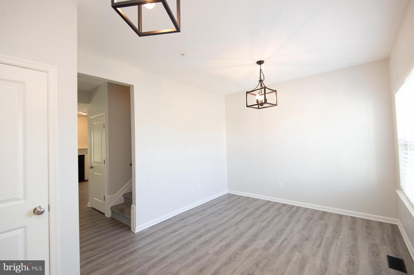 138 Regulator Drive N photo 4