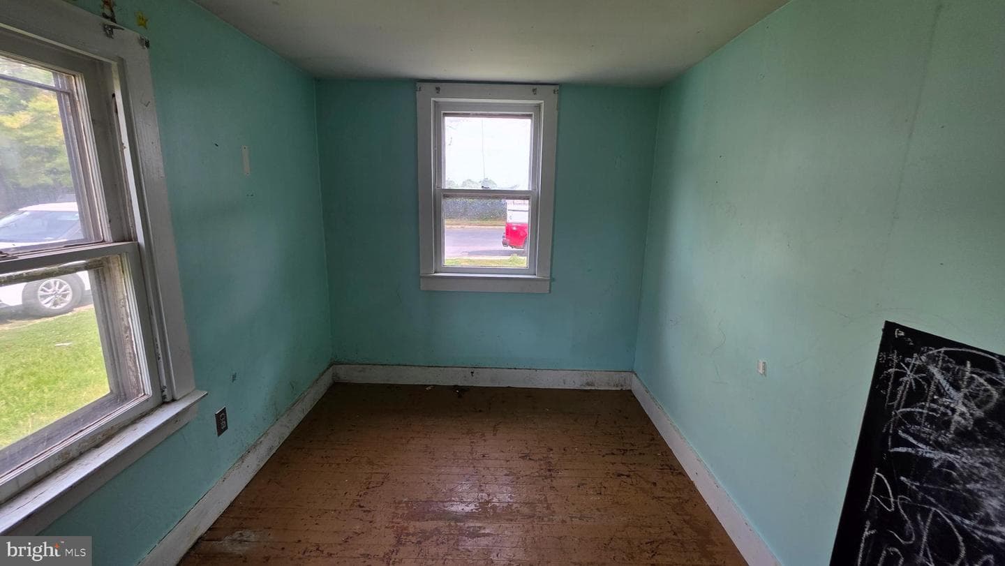 1007 Roslyn Avenue photo 11