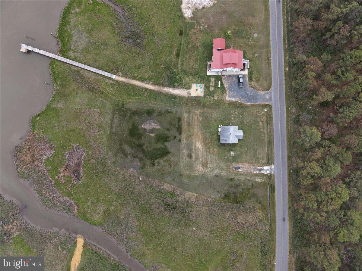 636 Hills Point Road photo 5