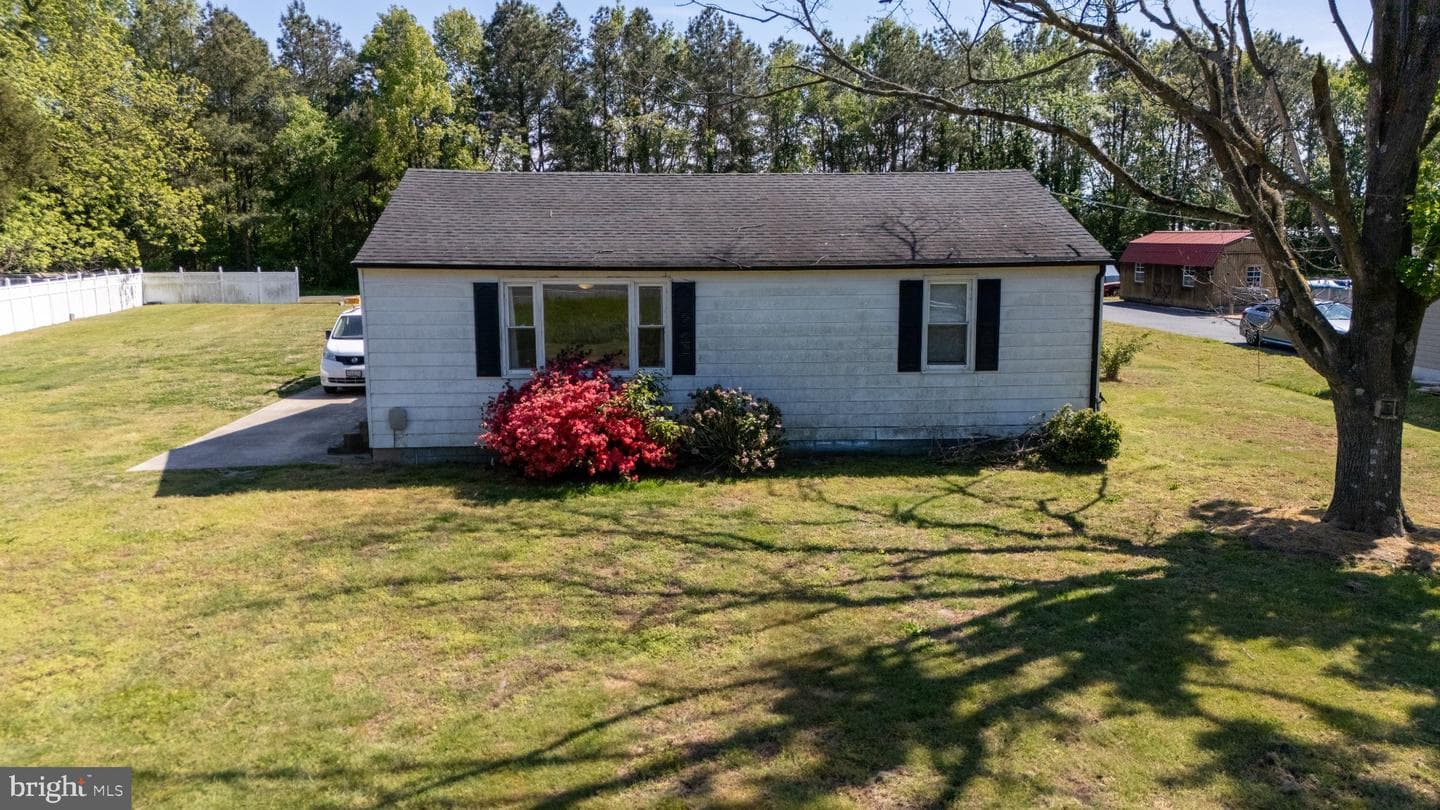 3544 Chateau Dr photo 1