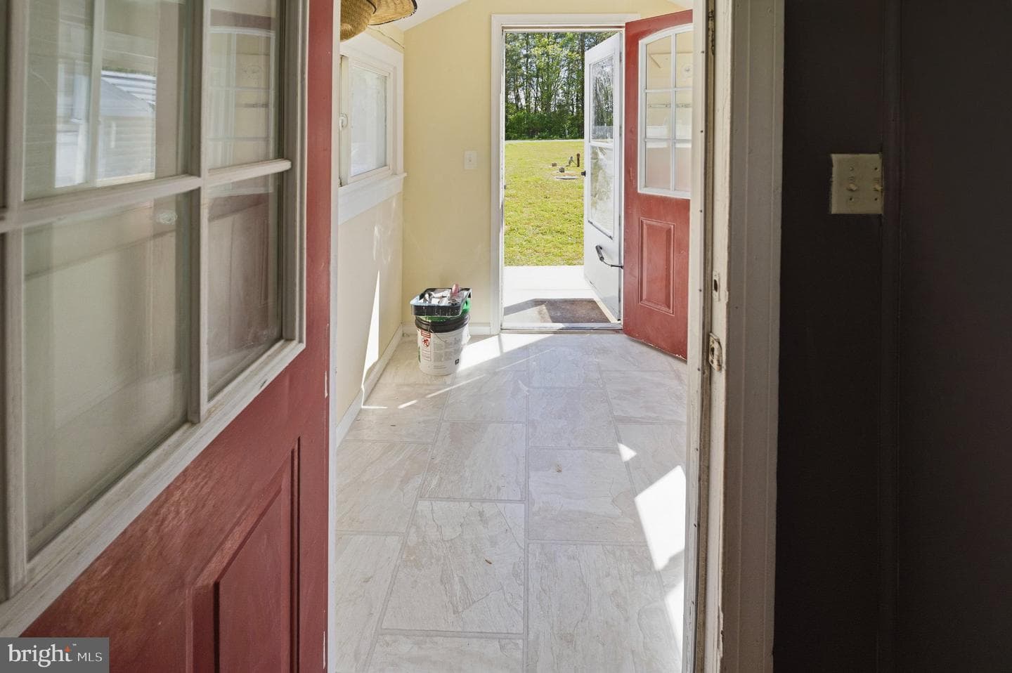 3544 Chateau Dr photo 2