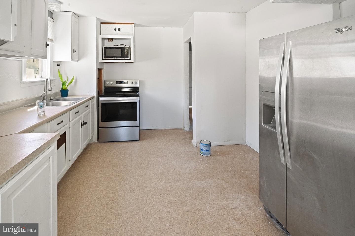 3544 Chateau Dr photo 3