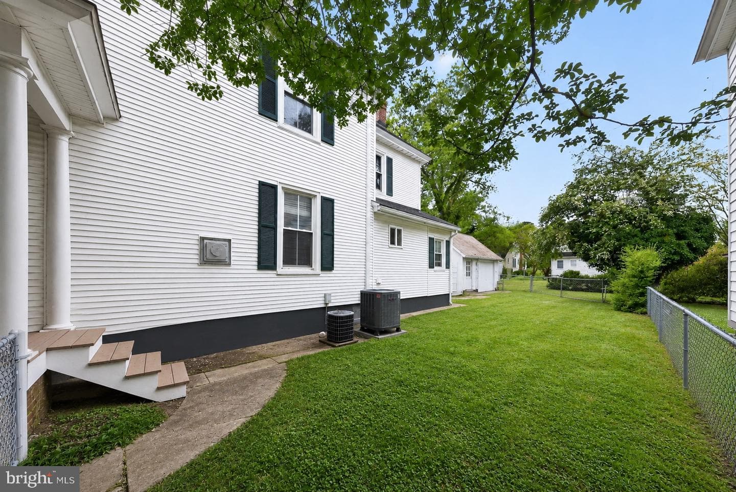 113 Willis St photo 33
