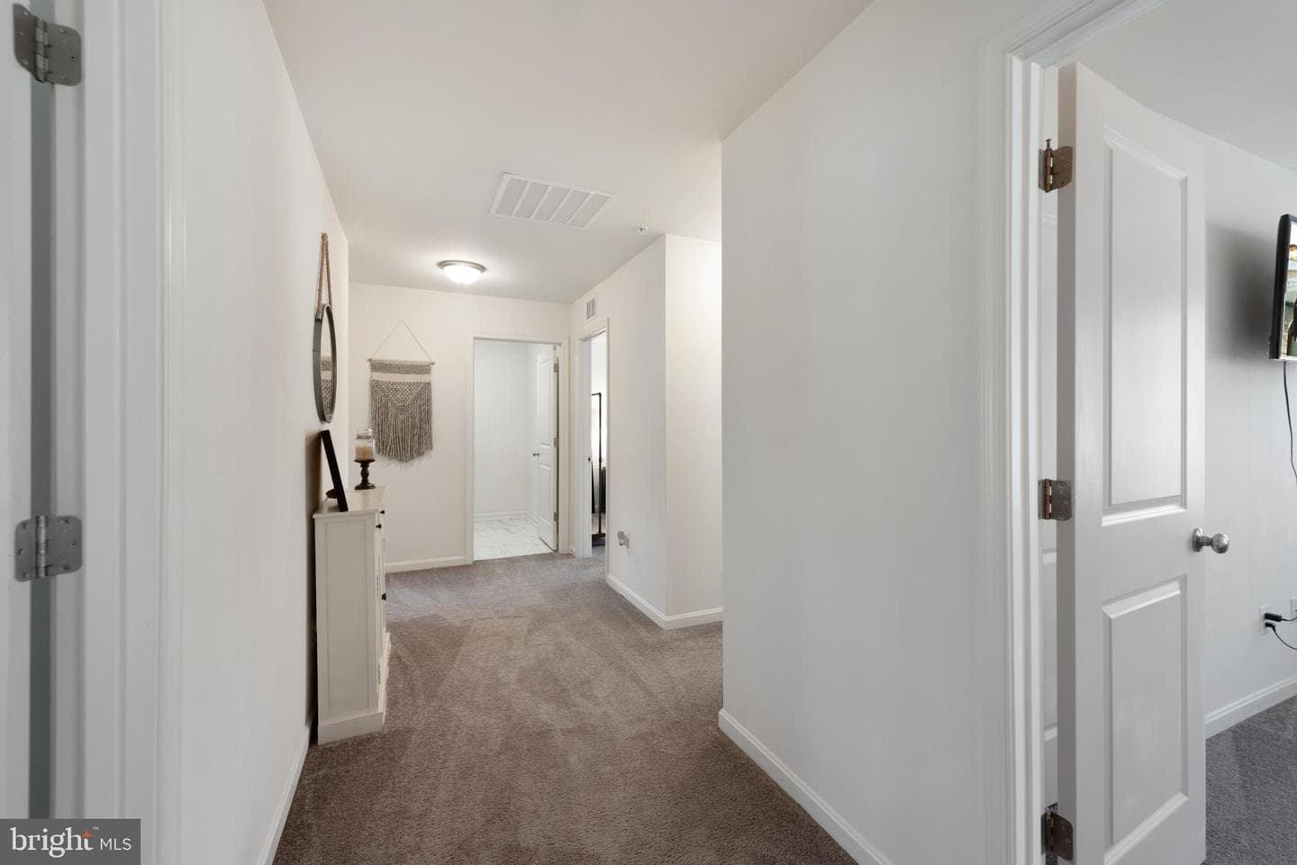 502 Regulator Drive S photo 22
