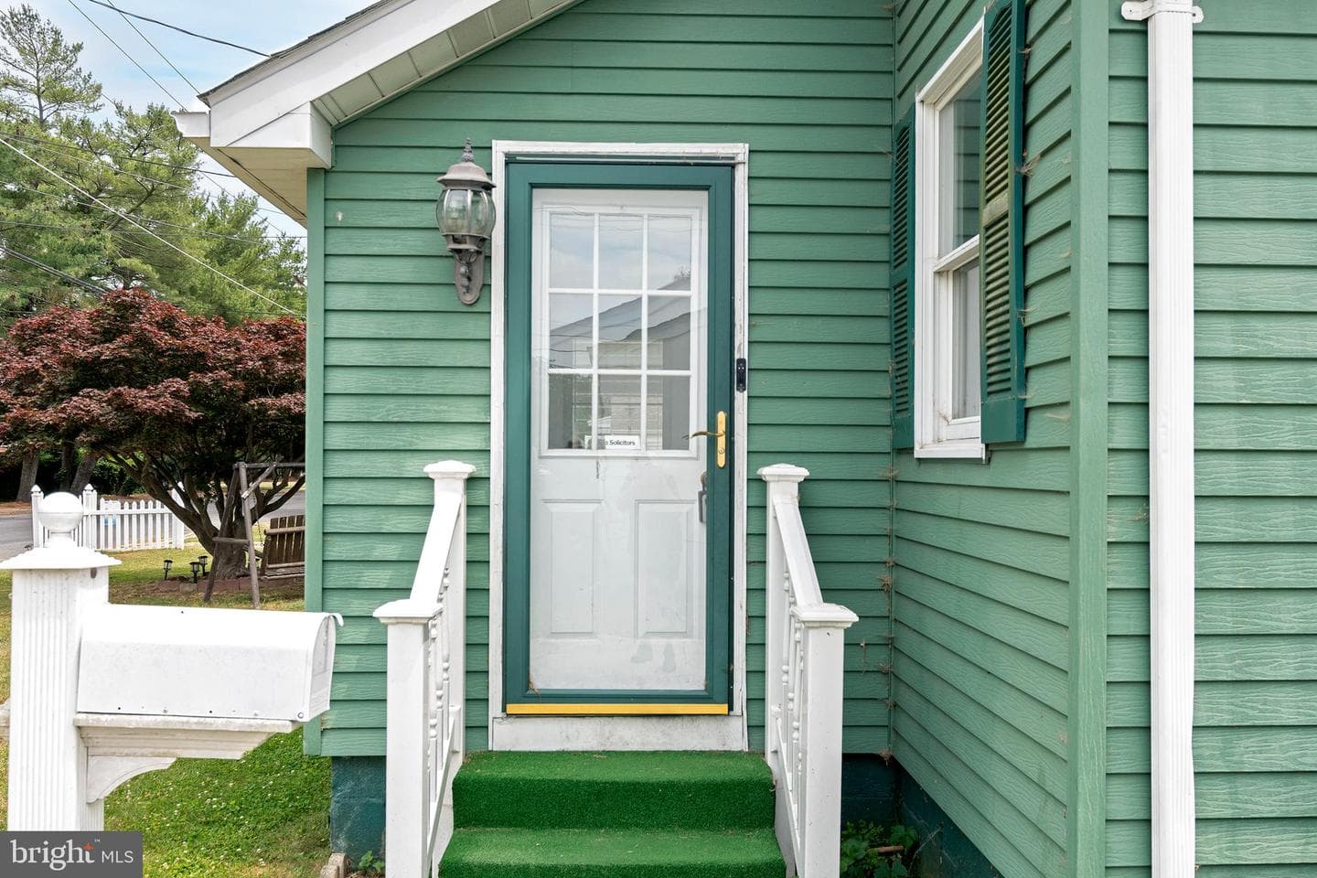 1003 Roslyn Avenue photo 3