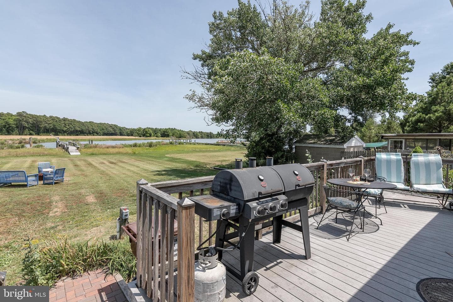 915 Hudson Road photo 35