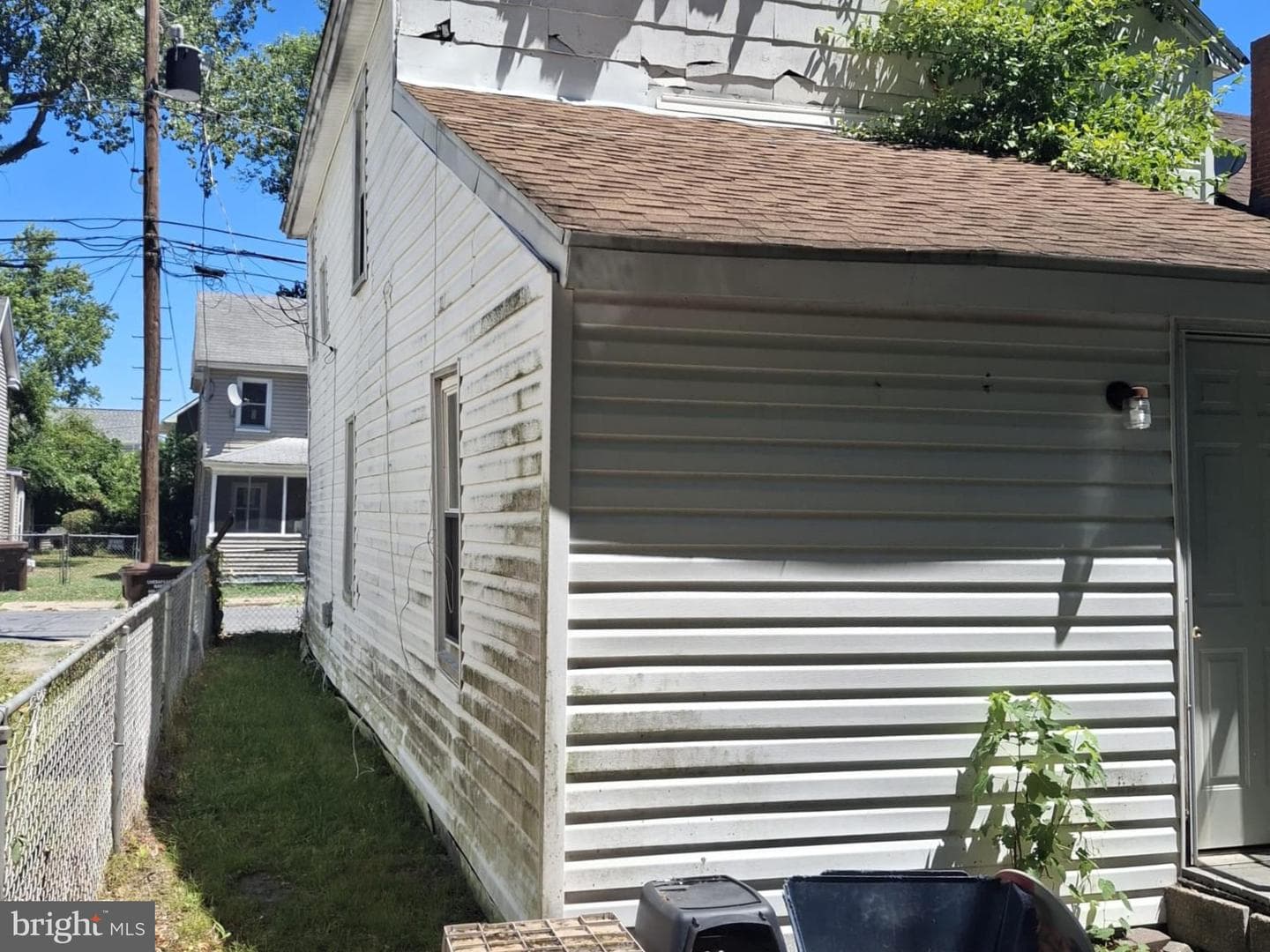 614 Douglas Street photo 32