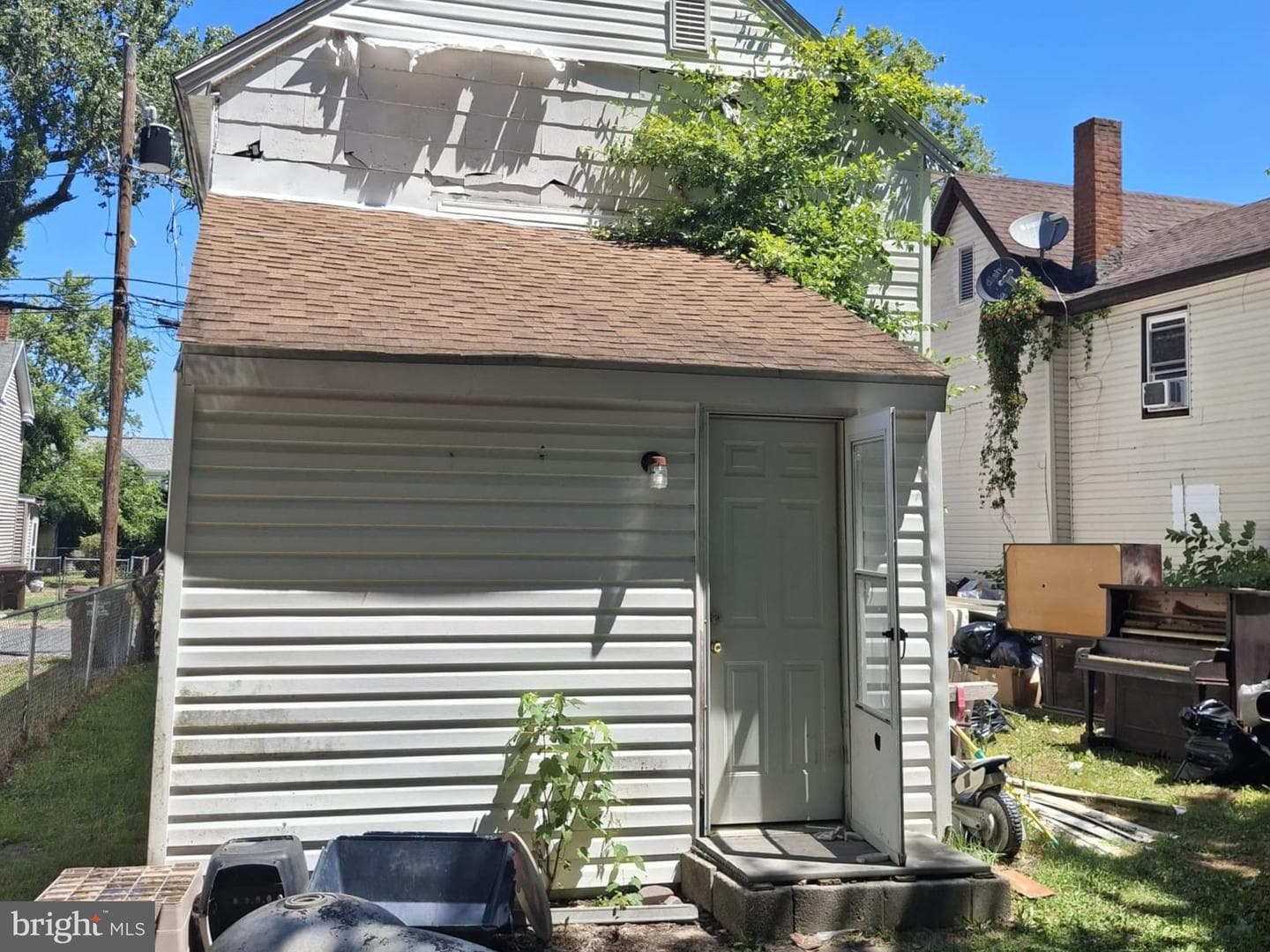 614 Douglas Street photo 33