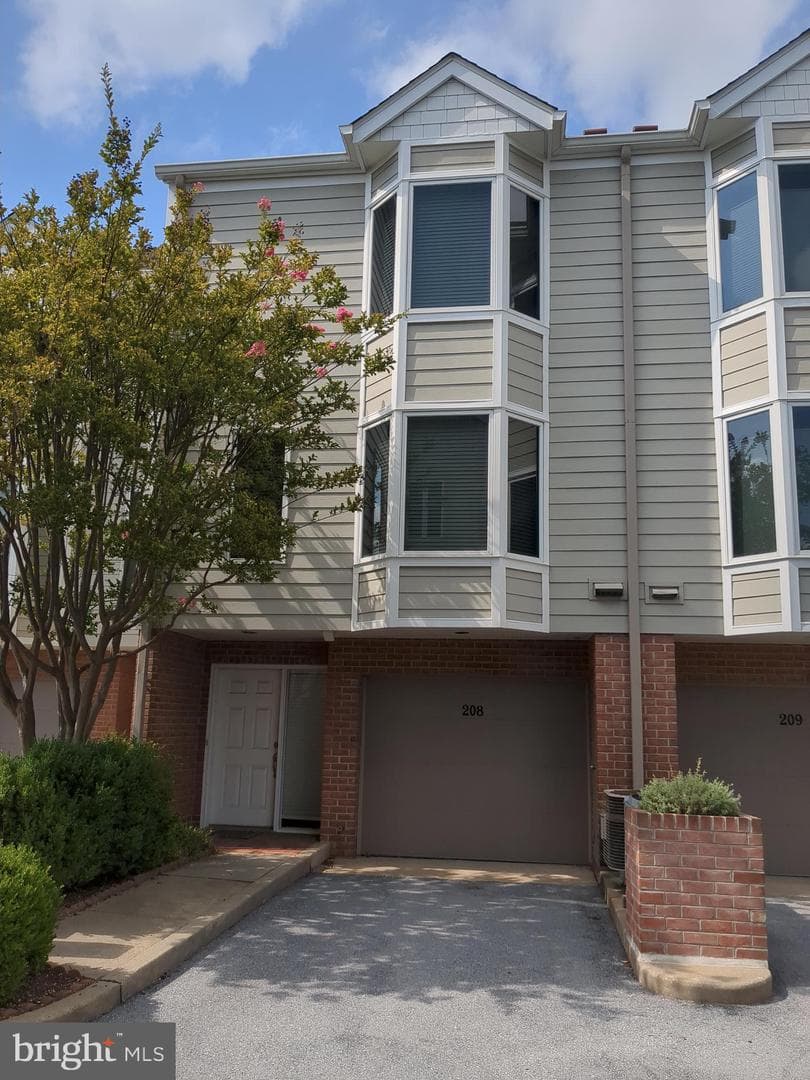 208 Cambridge Landing #208b