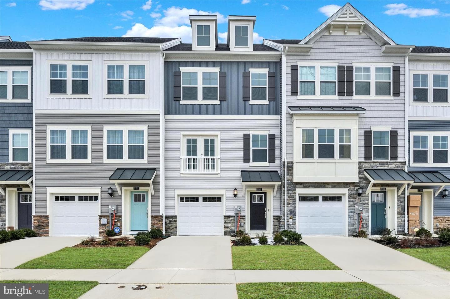 2206 Winterberry Lane, Cambridge