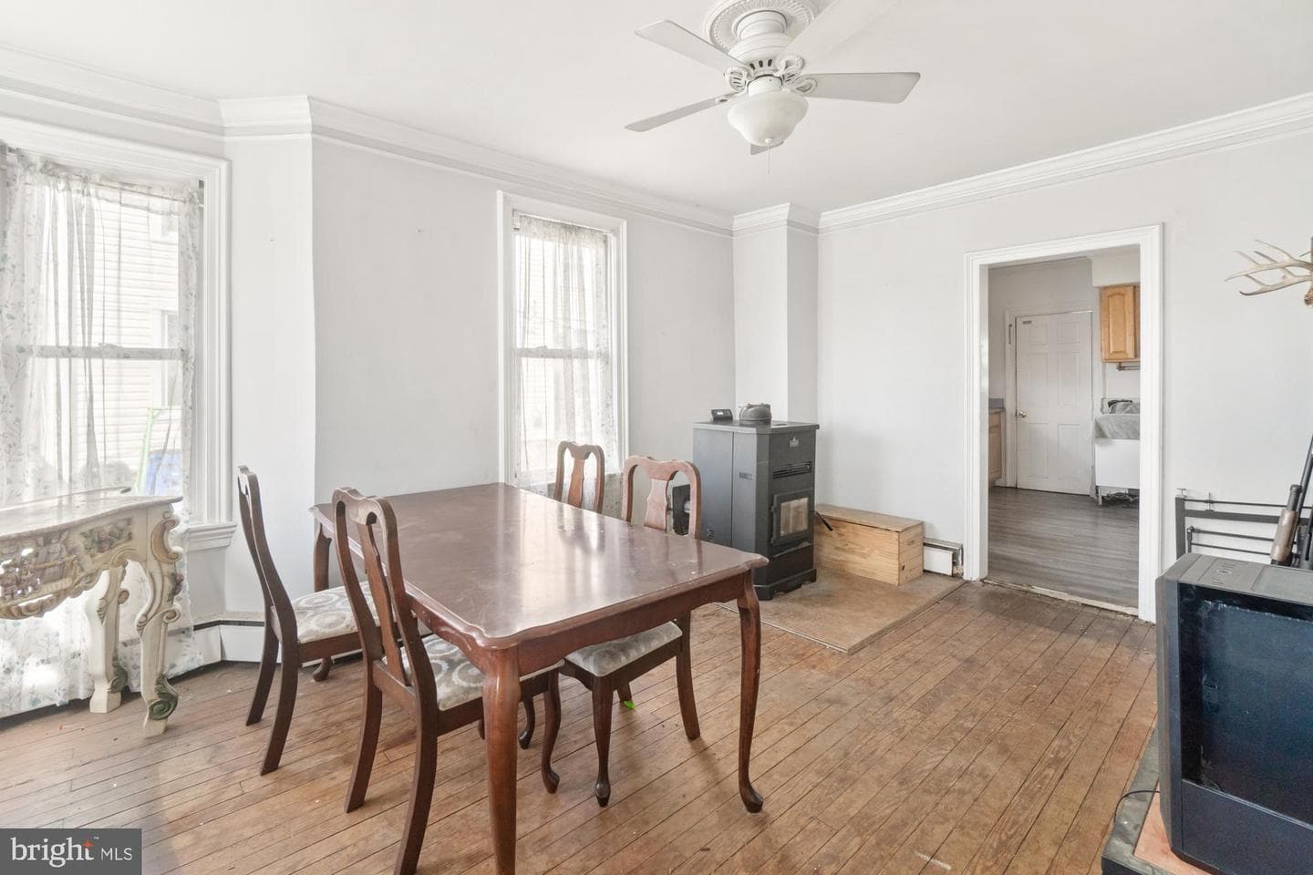 141 N Carroll Street photo 3