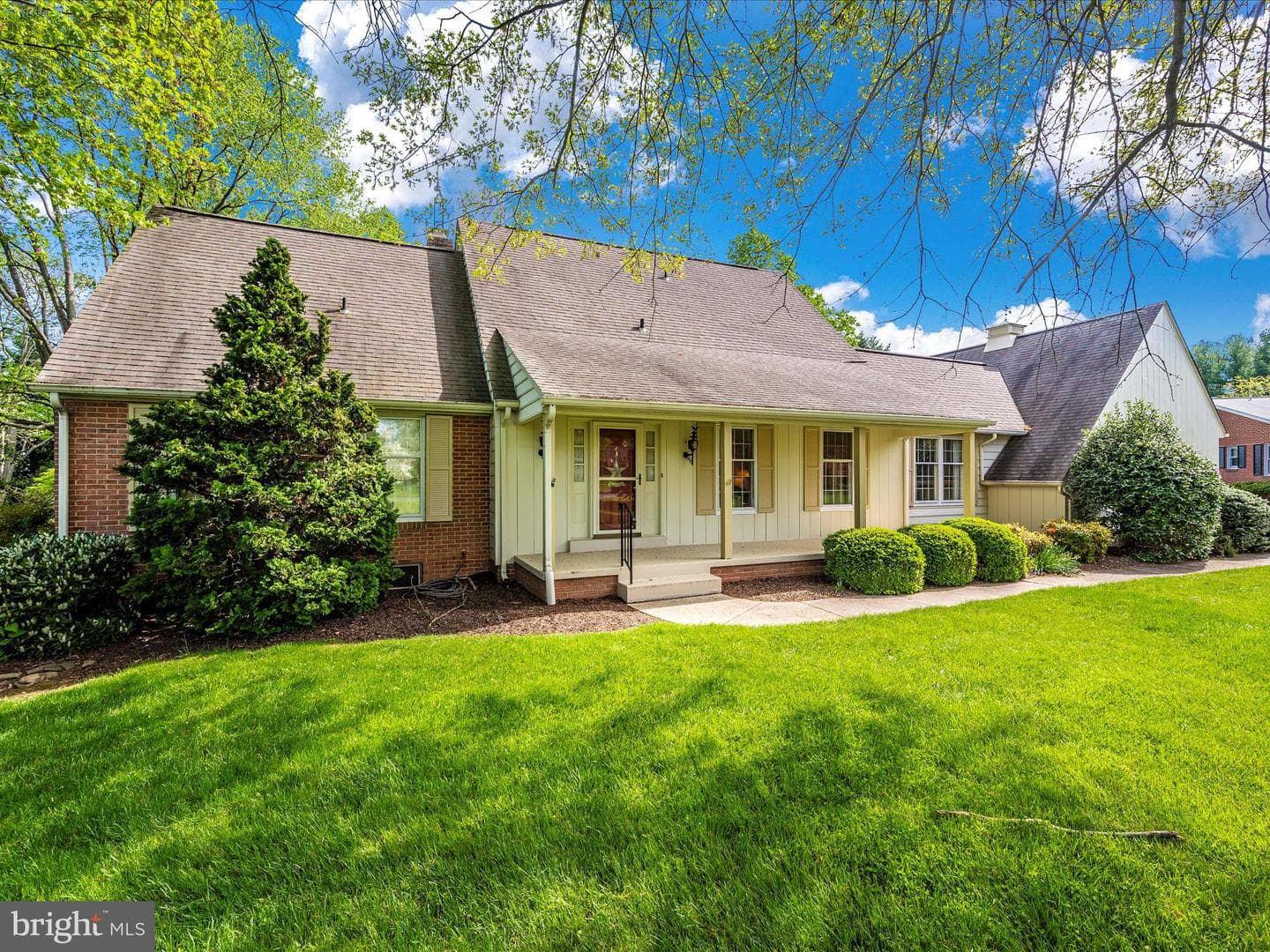 6912 Greenvale Court photo 2