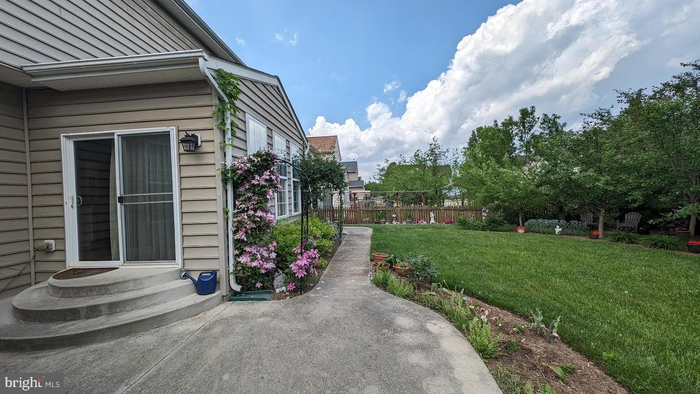 105 Wheeler Lane photo 37