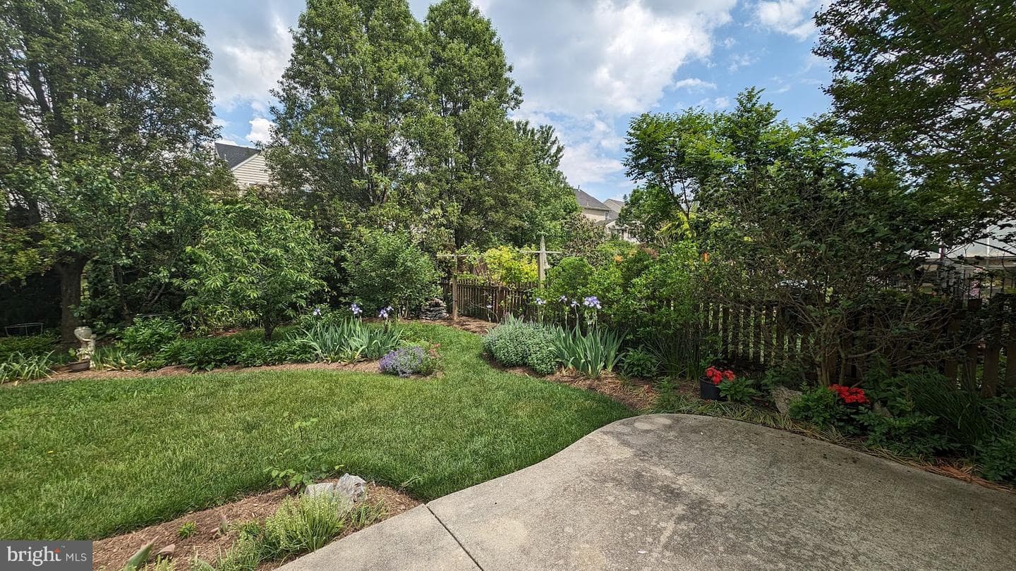 105 Wheeler Lane photo 40