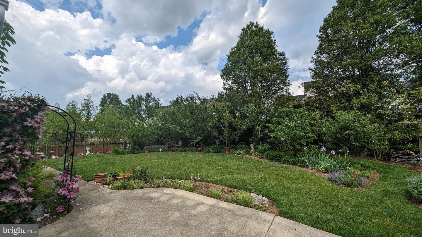 105 Wheeler Lane photo 41