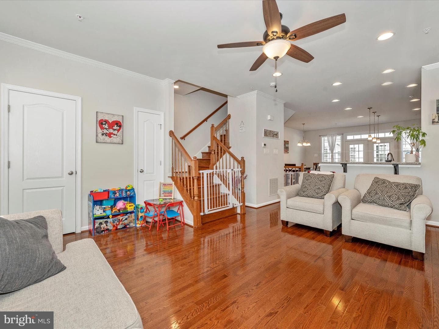213 Spring Bank Avenue photo 9