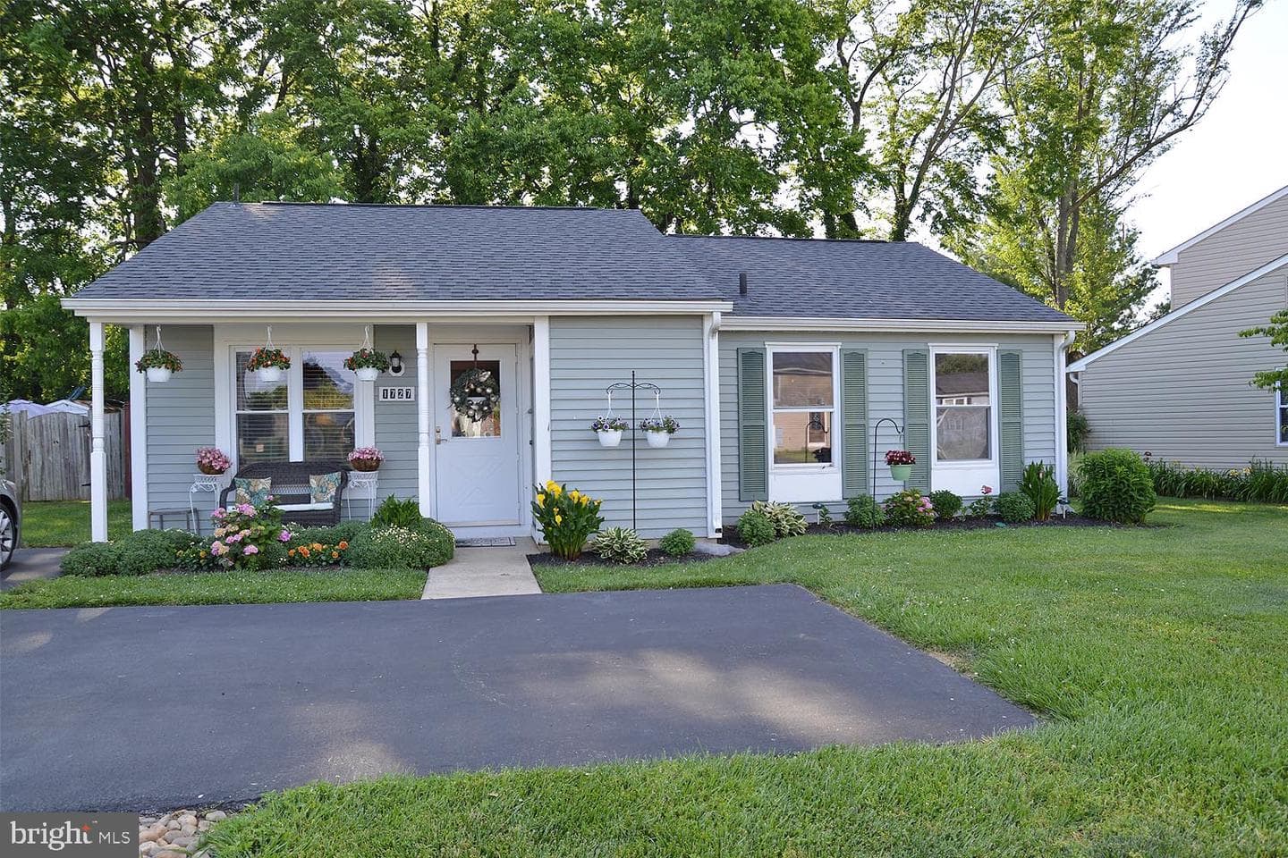 1727 Dogwood Drive photo 2