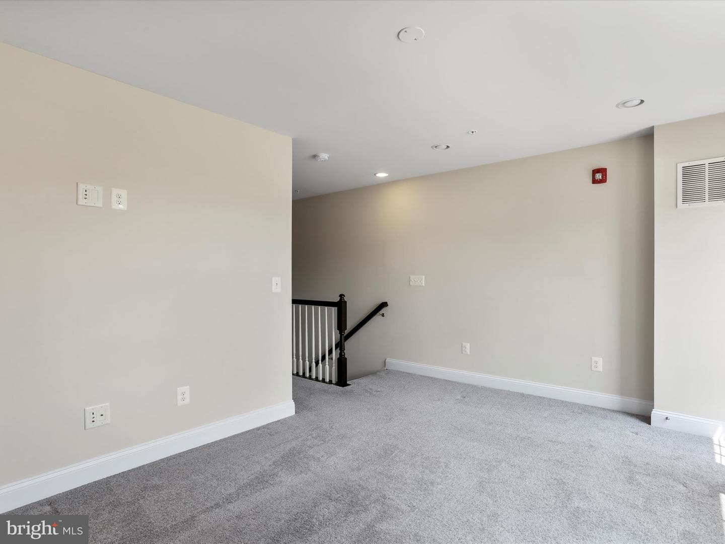 7177 Macon Street photo 31