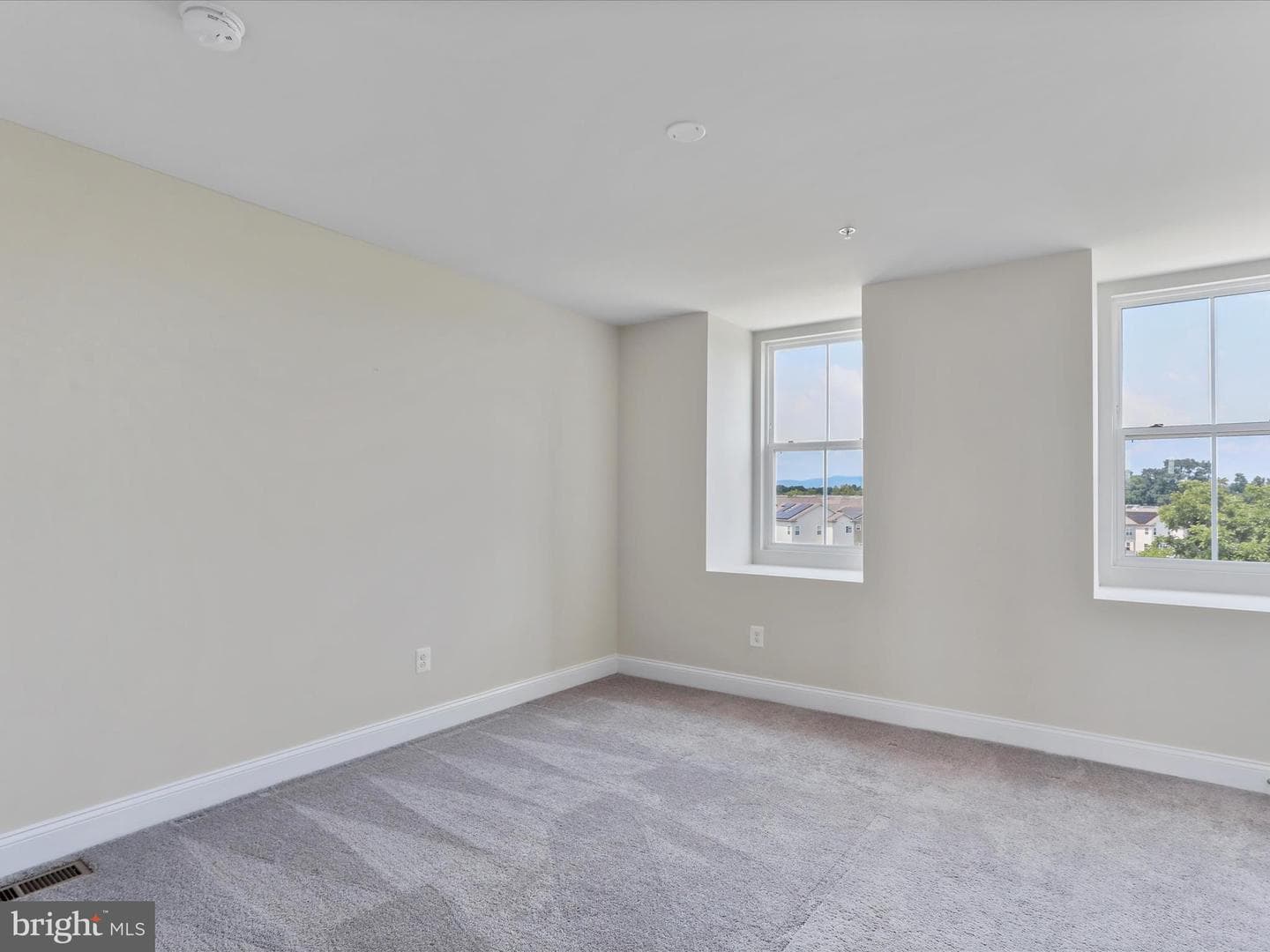 7177 Macon Street photo 33