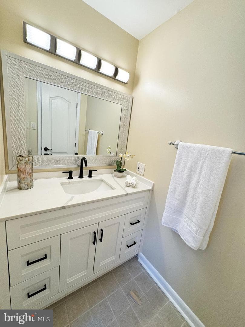 5323 Concord photo 39