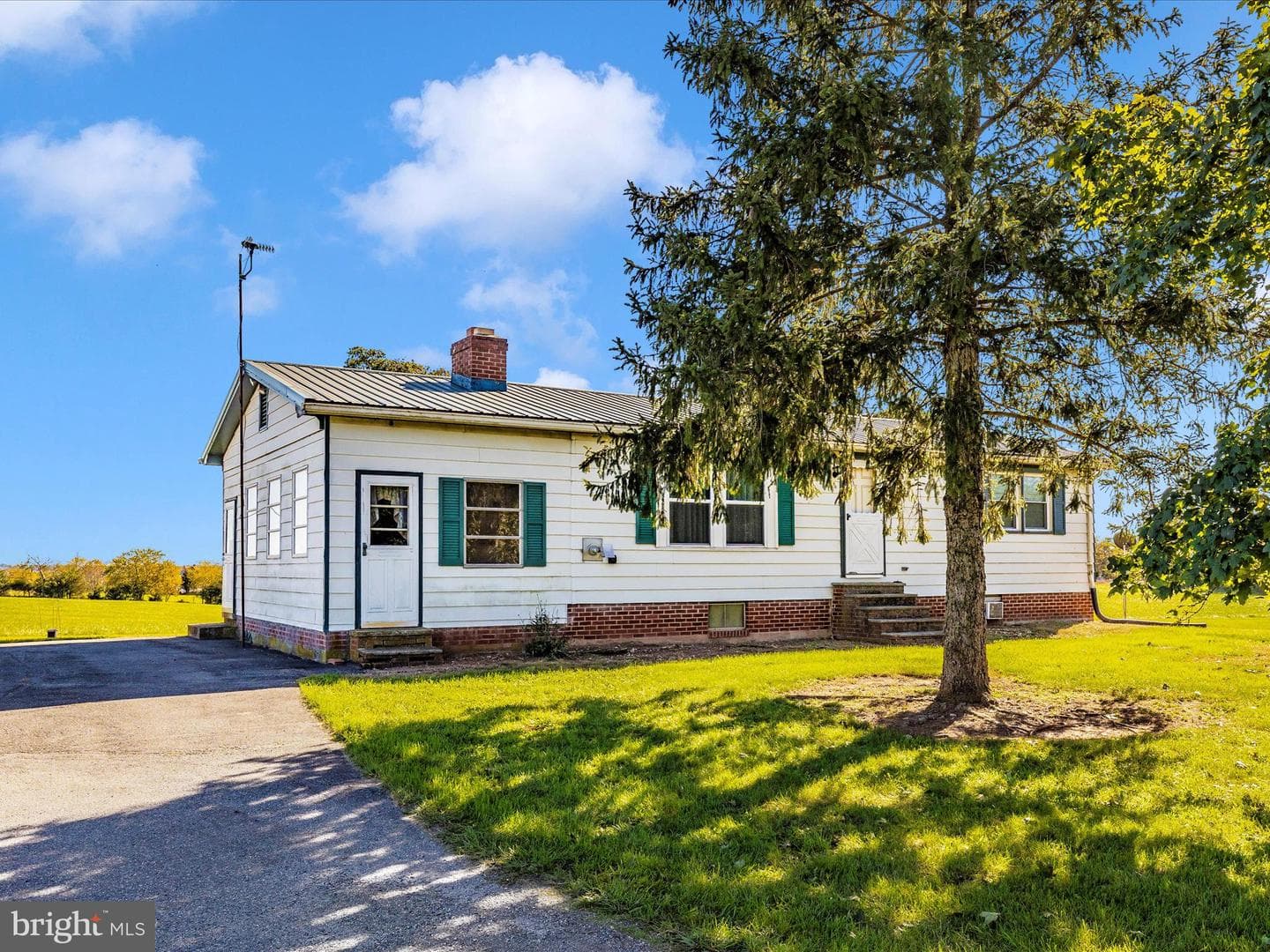14029 Graceham Road photo 1
