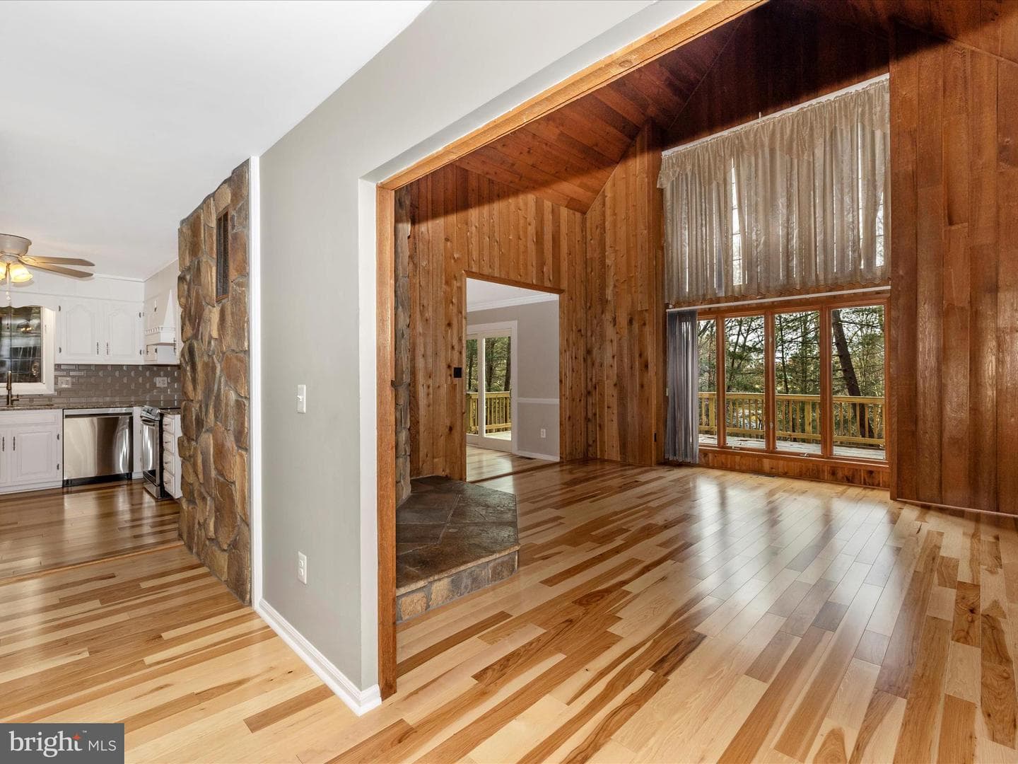 7407 Woodville photo 5