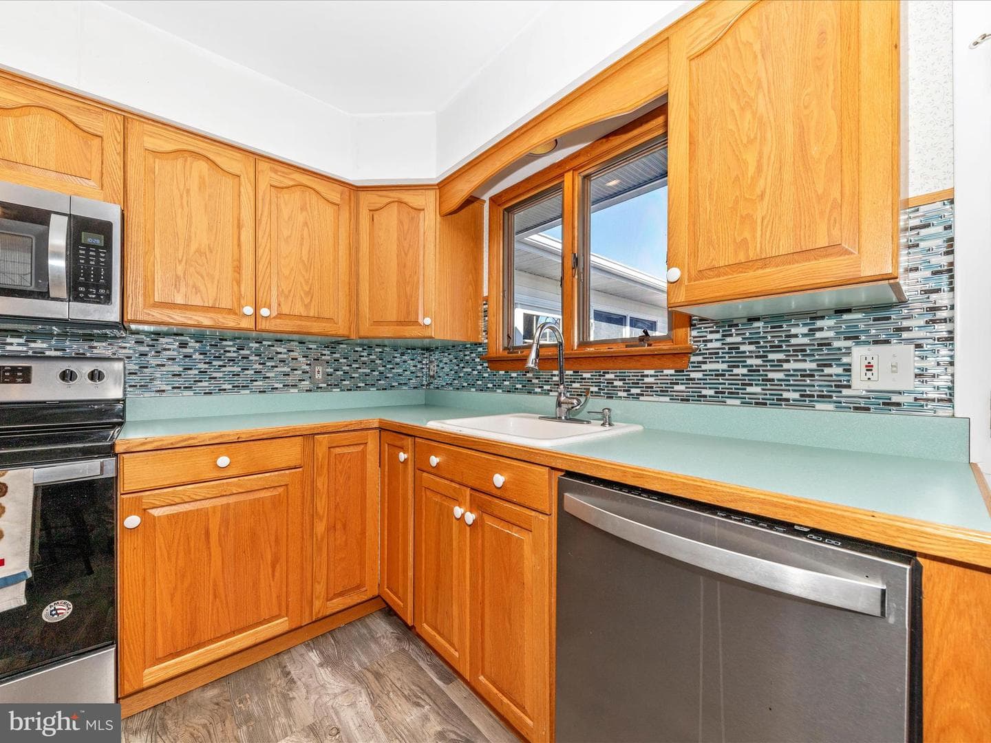 9242 Oak Tree Circle photo 14