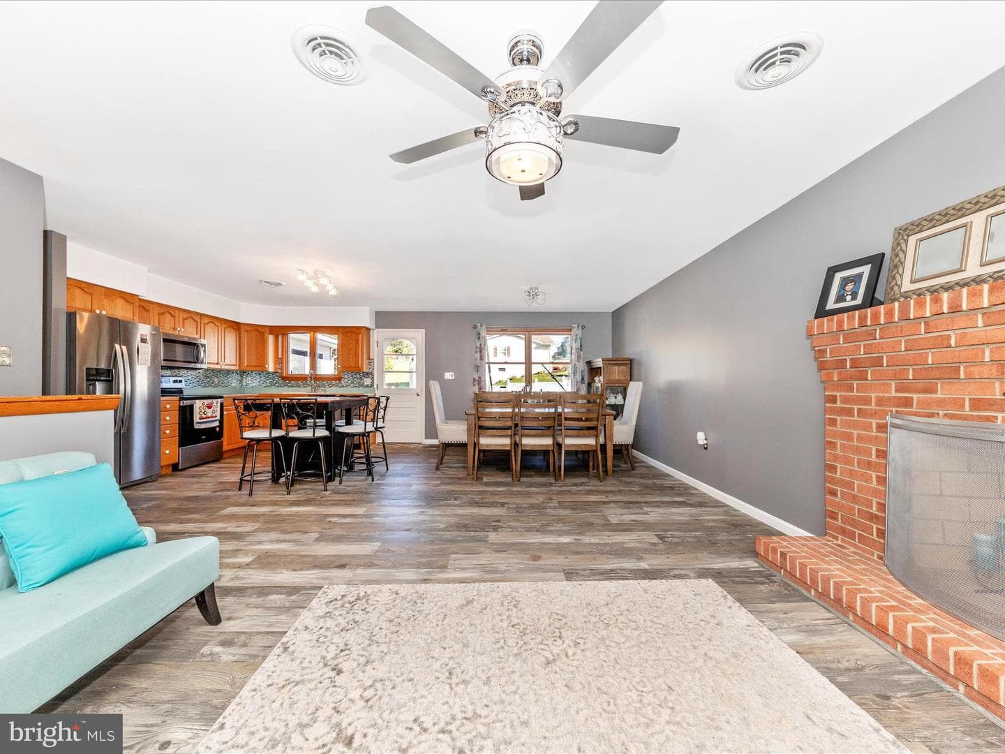 9242 Oak Tree Circle photo 6
