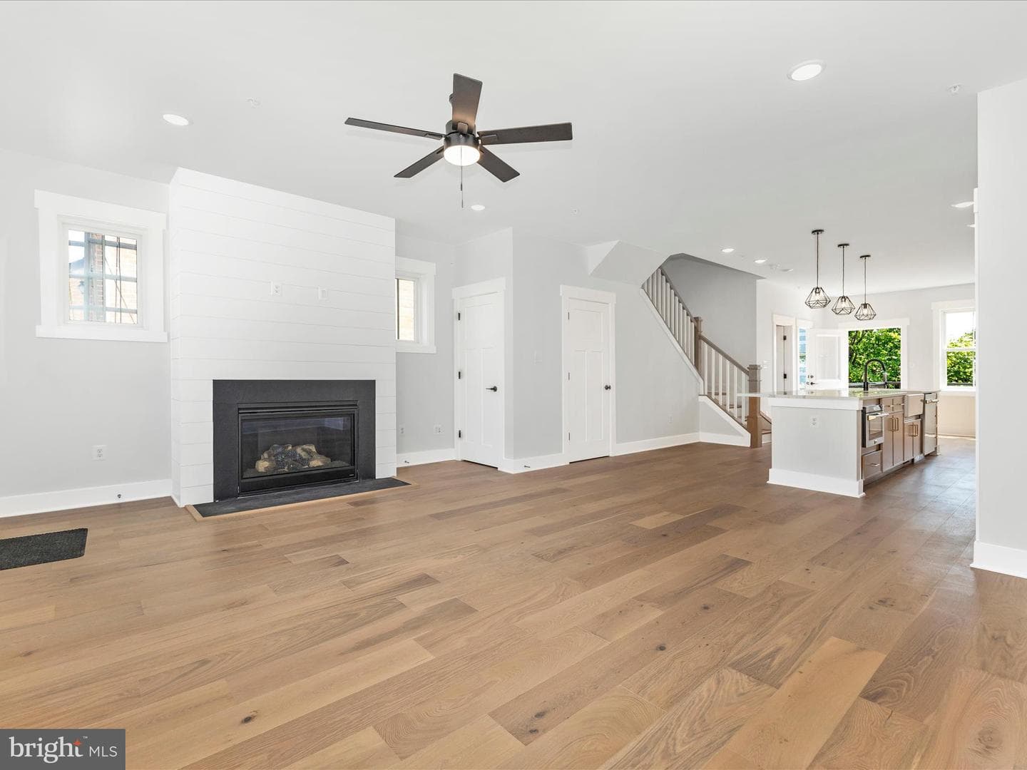 252 S Carroll Street photo 5