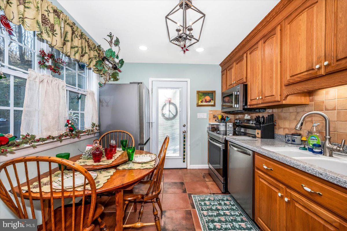 311 Jefferson Pike photo 11