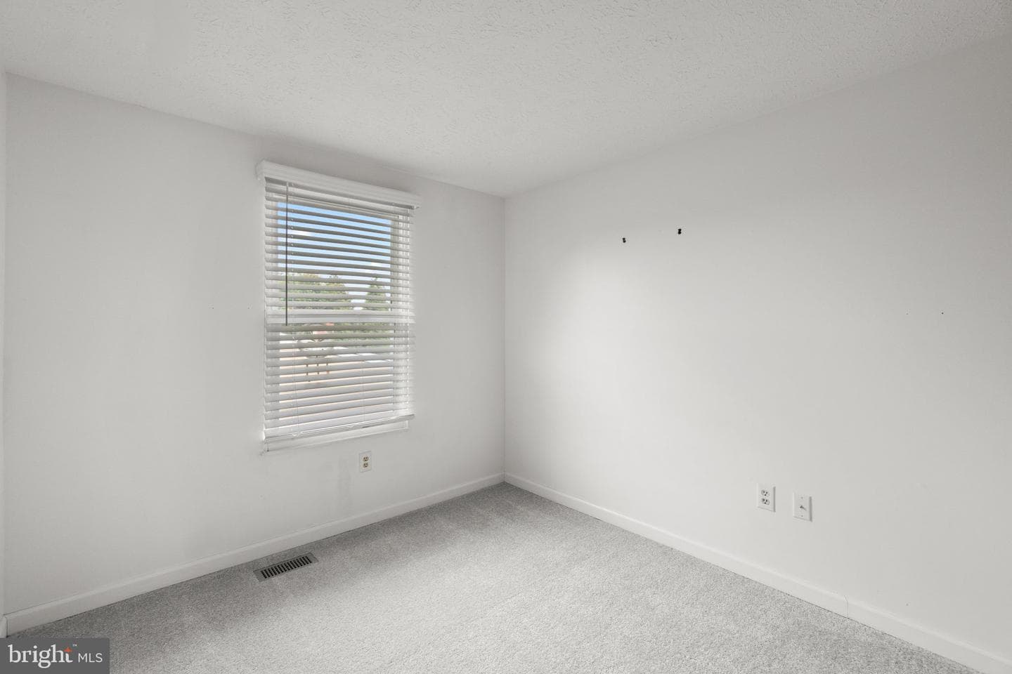 436 Heather Ridge Drive photo 16