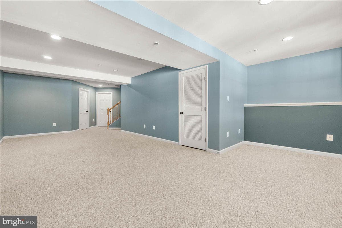 5817 Whiterose Way photo 22