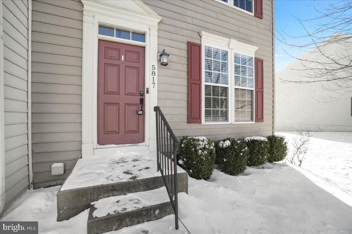 5817 Whiterose Way photo 35