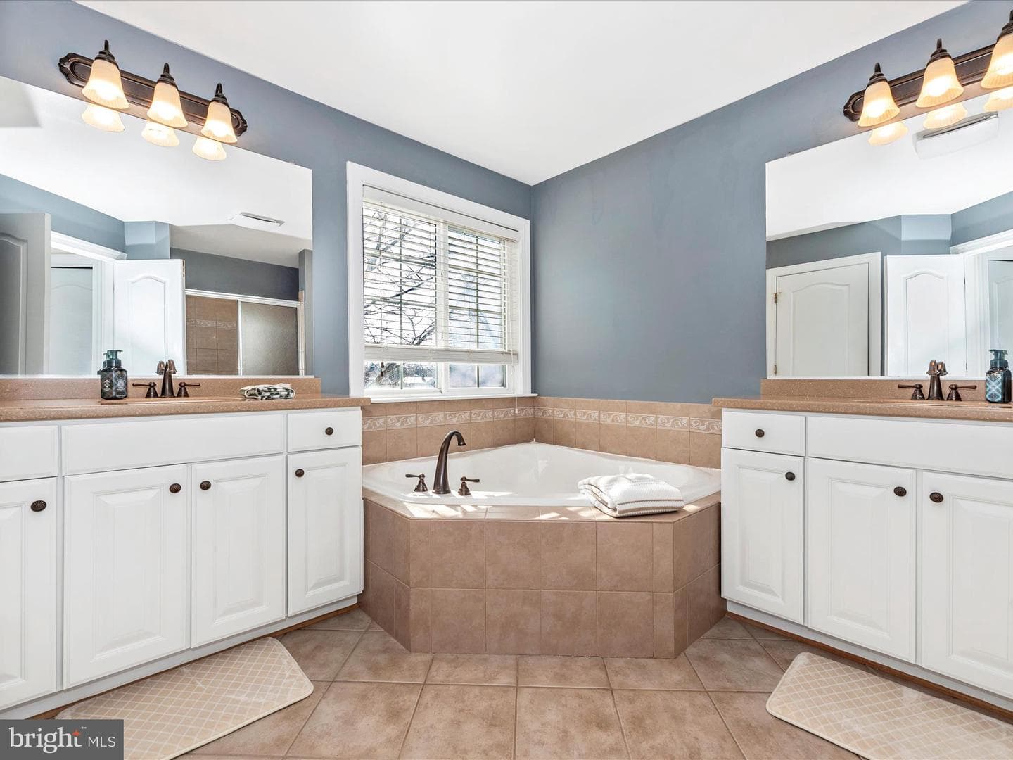 204 Polaris Drive photo 18